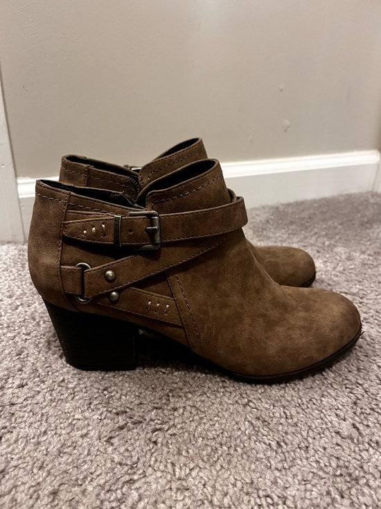 indigo rd Shoes - Indigo Chestnut Brown Suede Ankle Booties with Buckle Straps